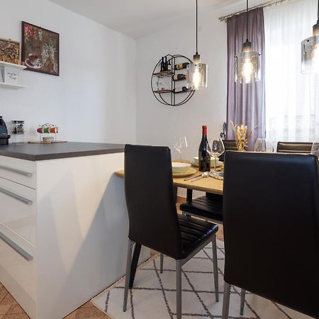 Spacious And Modern App With Big Terrace Малинська Екстер'єр фото