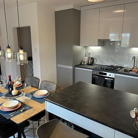 Spacious And Modern App With Big Terrace Малинська Екстер'єр фото