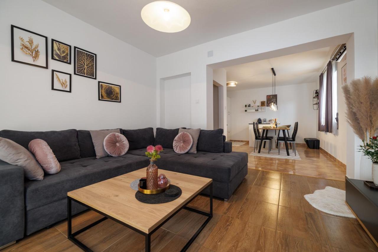 Spacious And Modern App With Big Terrace Малинська Екстер'єр фото