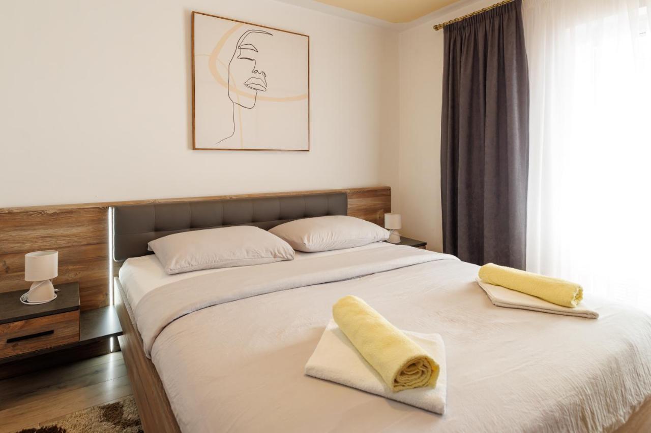 Spacious And Modern App With Big Terrace Малинська Екстер'єр фото