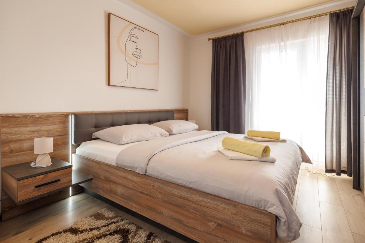 Spacious And Modern App With Big Terrace Малинська Екстер'єр фото