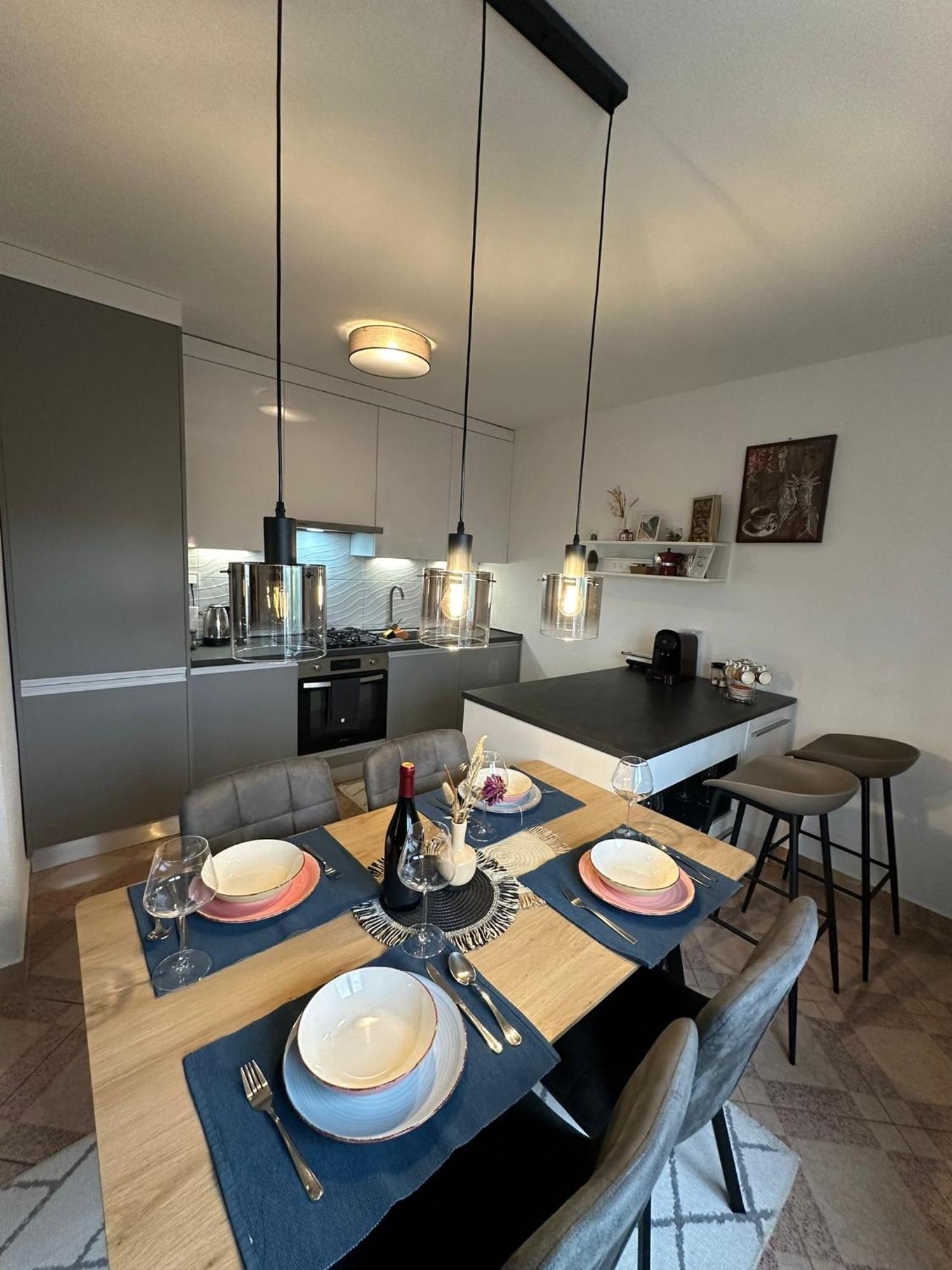 Spacious And Modern App With Big Terrace Малинська Екстер'єр фото