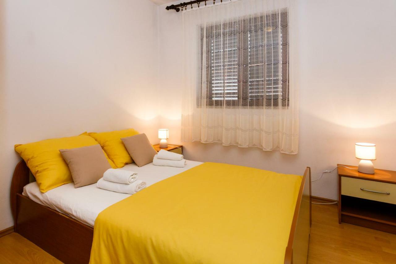 Spacious And Modern App With Big Terrace Малинська Екстер'єр фото